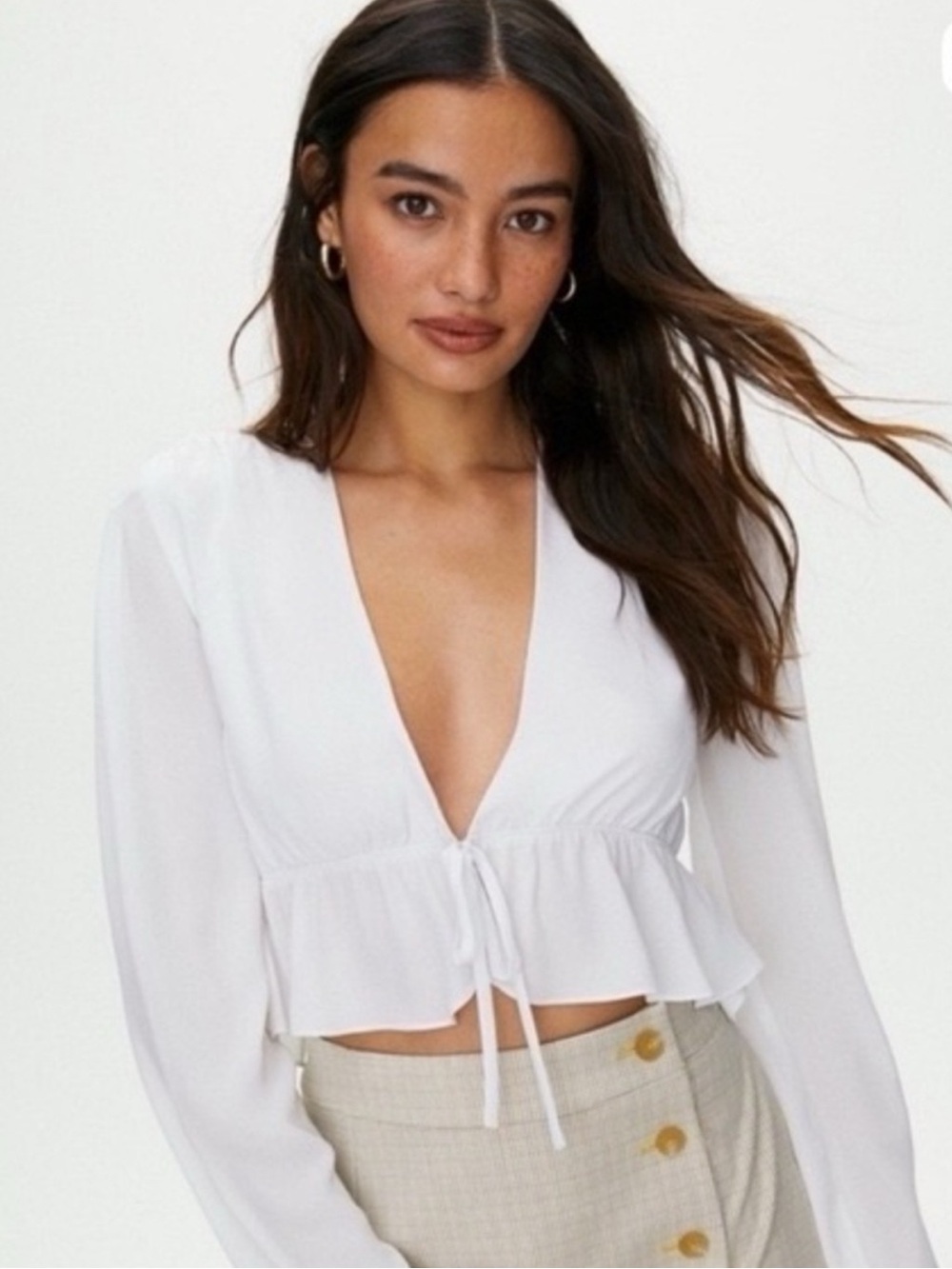 Sunday Best Aritzia White/Off-White V-Neck Tie-Front Ruffle Blouse Size Medium
